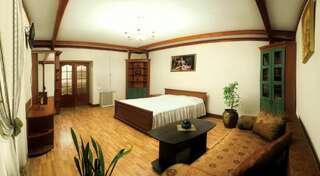 Апартаменты Apartment on Svobody 7 Львов Апартаменты с душем-45