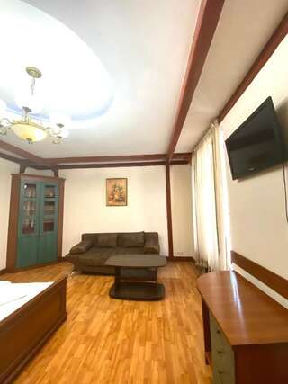 Апартаменты Apartment on Svobody 7 Львов Апартаменты с душем-60