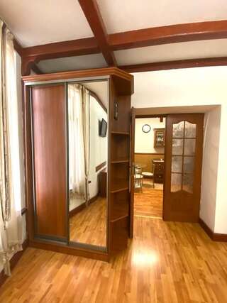 Апартаменты Apartment on Svobody 7 Львов Апартаменты с душем-76