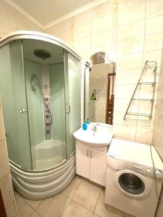 Апартаменты Apartment on Svobody 7 Львов Апартаменты с душем-86